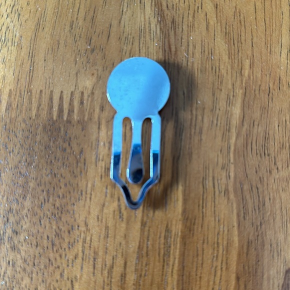 Grand Ole Opry music sheet holder. Size of a large paperclip. Silver & copper - Picture 3 of 3